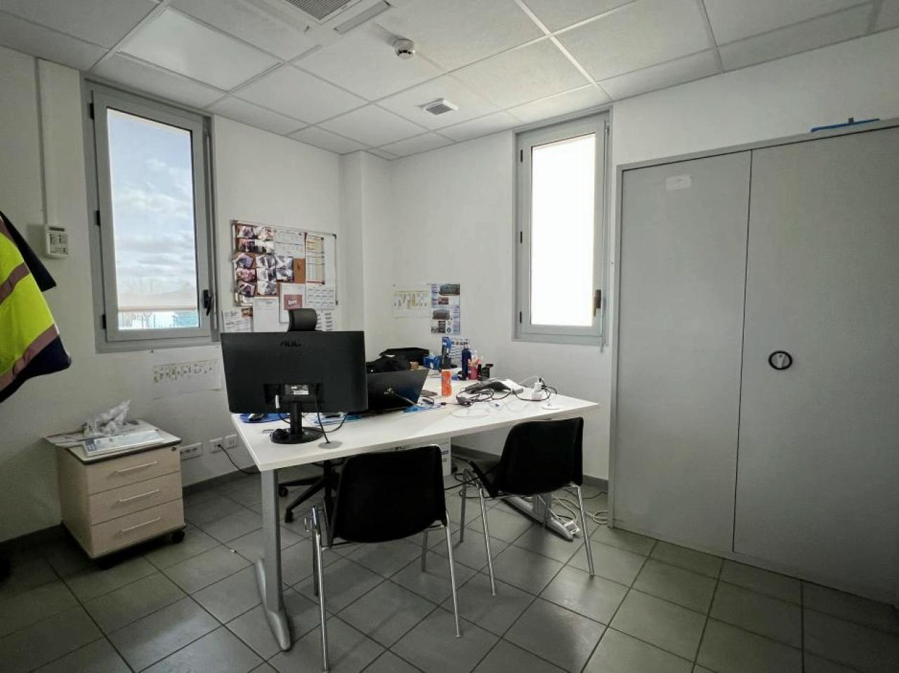 Entrepôt classe a Cournon-d'Auvergne 5801m² Location entrepôt classe a Cournon-d'Auvergne Puy-de-Dôme OLLOG2530388 1
